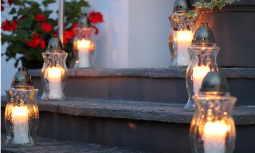 Grablichter und Windlichter aus Glas – vielfältig einsetzbar